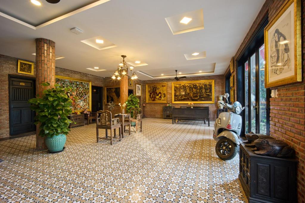 ART MUSEUM VILLAGE VILLA