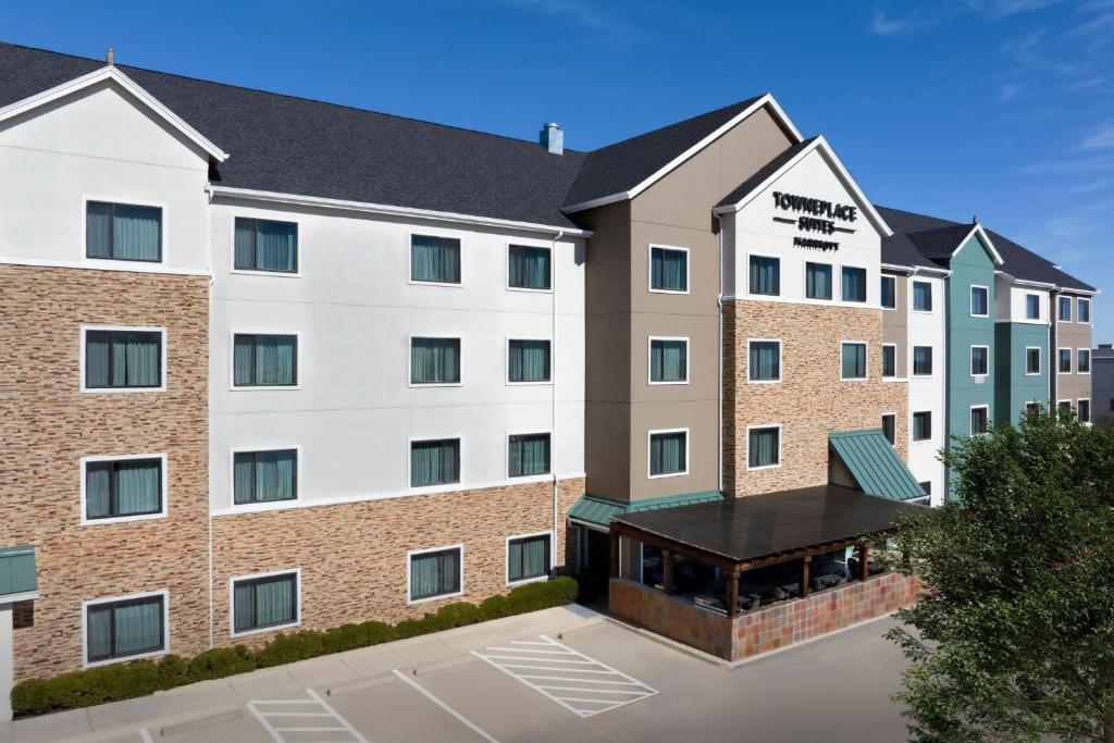 TownePlace Suites Dallas DeSoto image