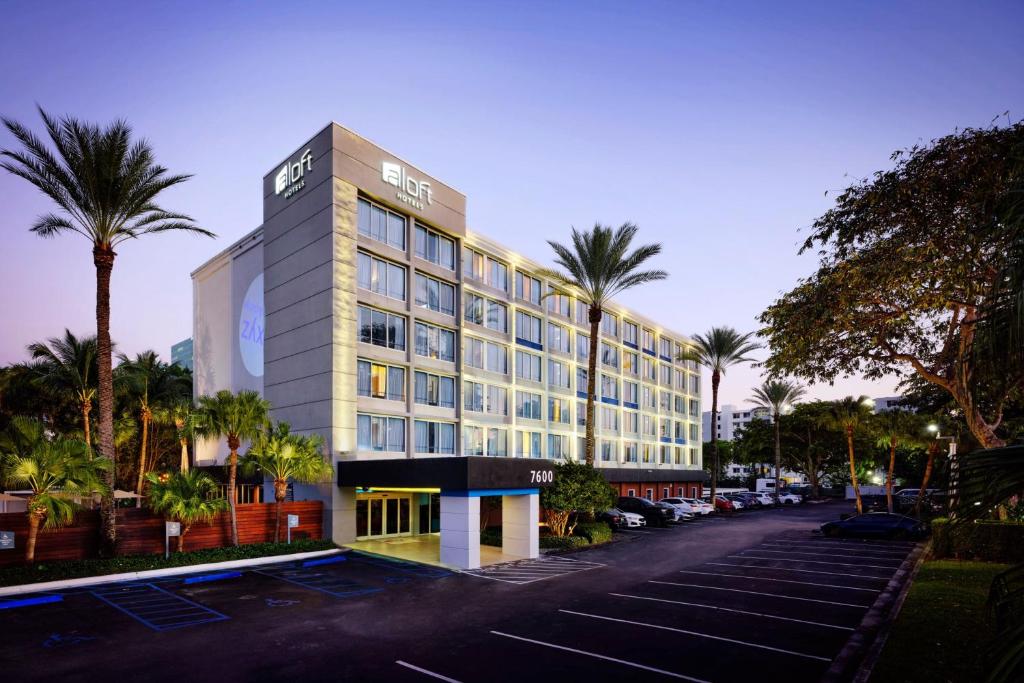 Aloft Miami Dadeland image