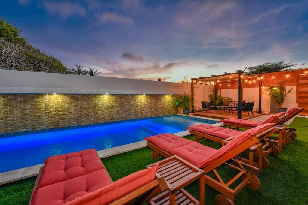 One Happy Getaway on One Happy Island photo 3