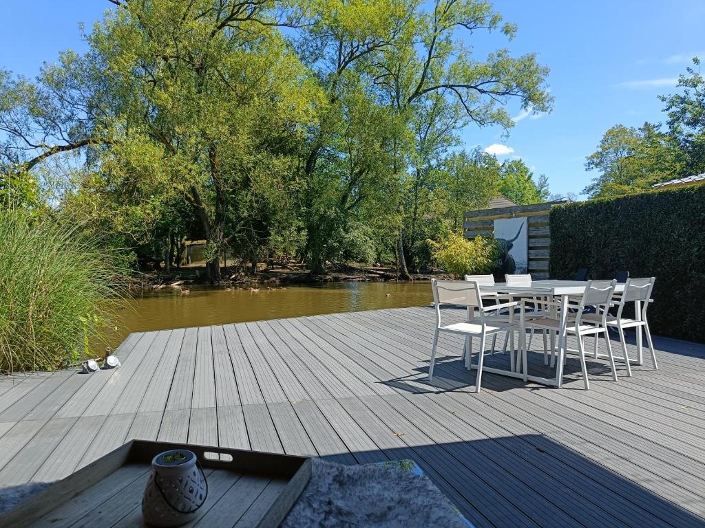 Time 2 Relax chalet aan het water photo 1