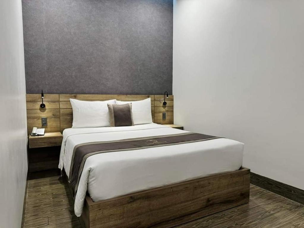 LION 6 HOTEL