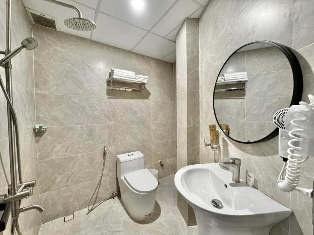 LION 6 HOTEL