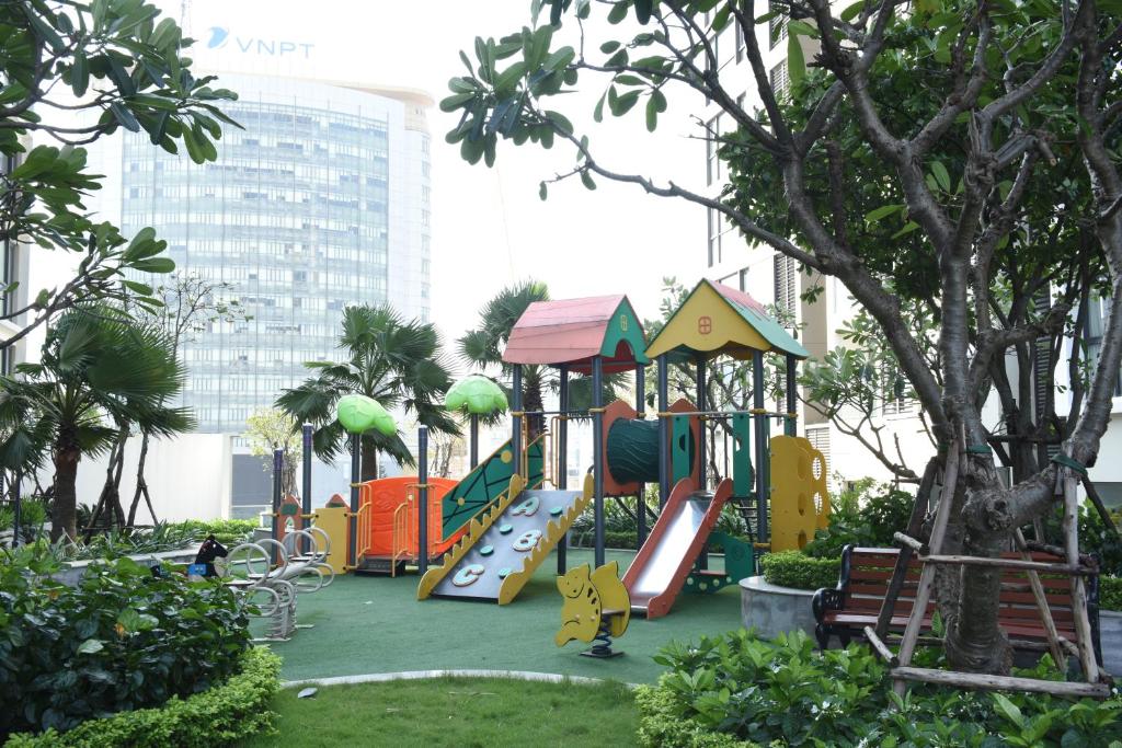 Lake view aparment Vinhomes Skylake