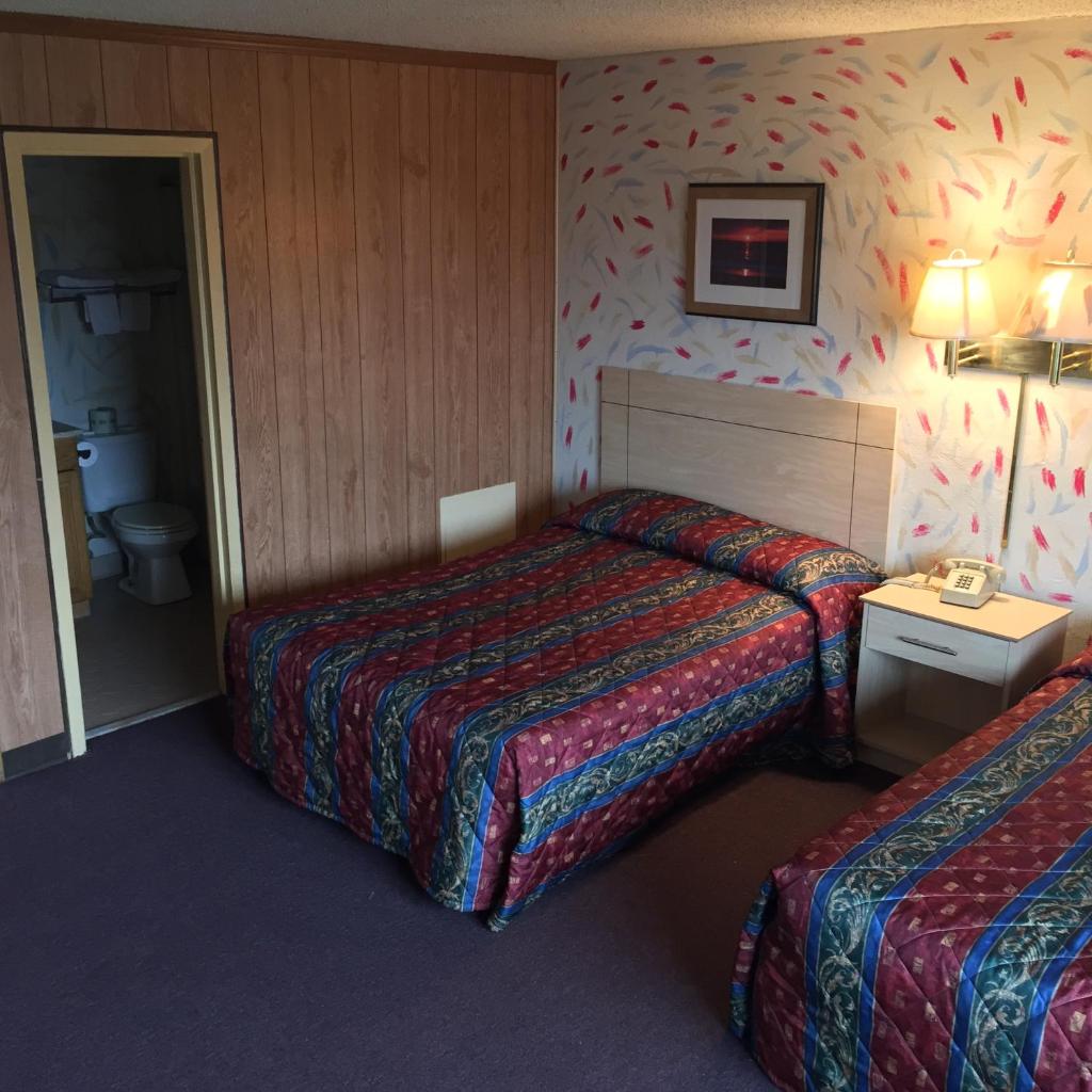 MacThrift Motor Inn photo 1