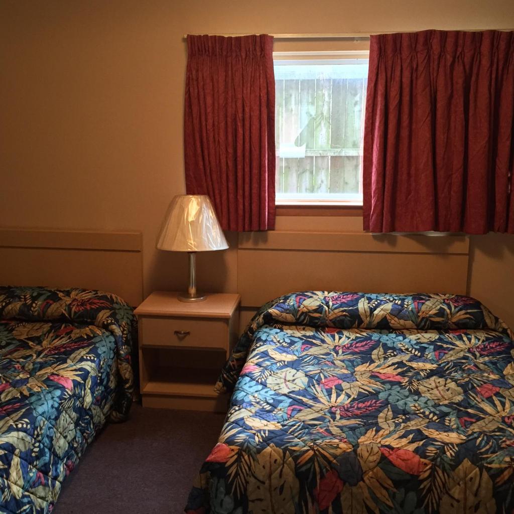 MacThrift Motor Inn photo 2