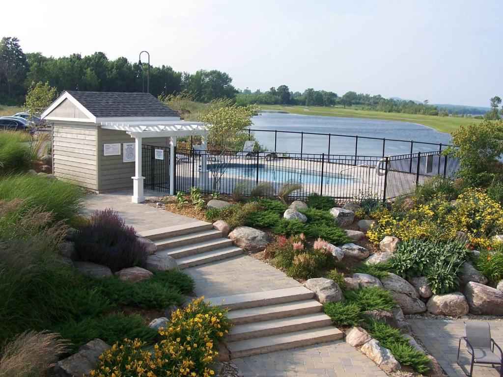 The Inn at Cobble Beach photo 3