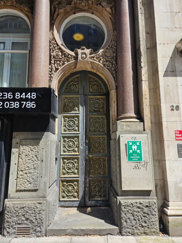 2 Bedroom City Centre Penthouse Loft Apartment