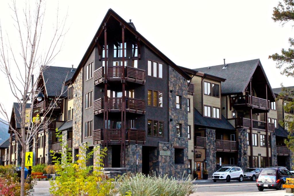 Luxury Canmore Vacations photo 1