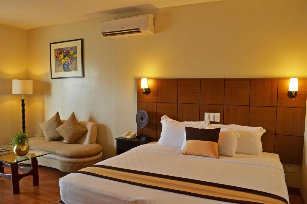 Двухместный (Номер Делюкс с кроватью размера «king-size»), The Pinnacle Hotel and Suites