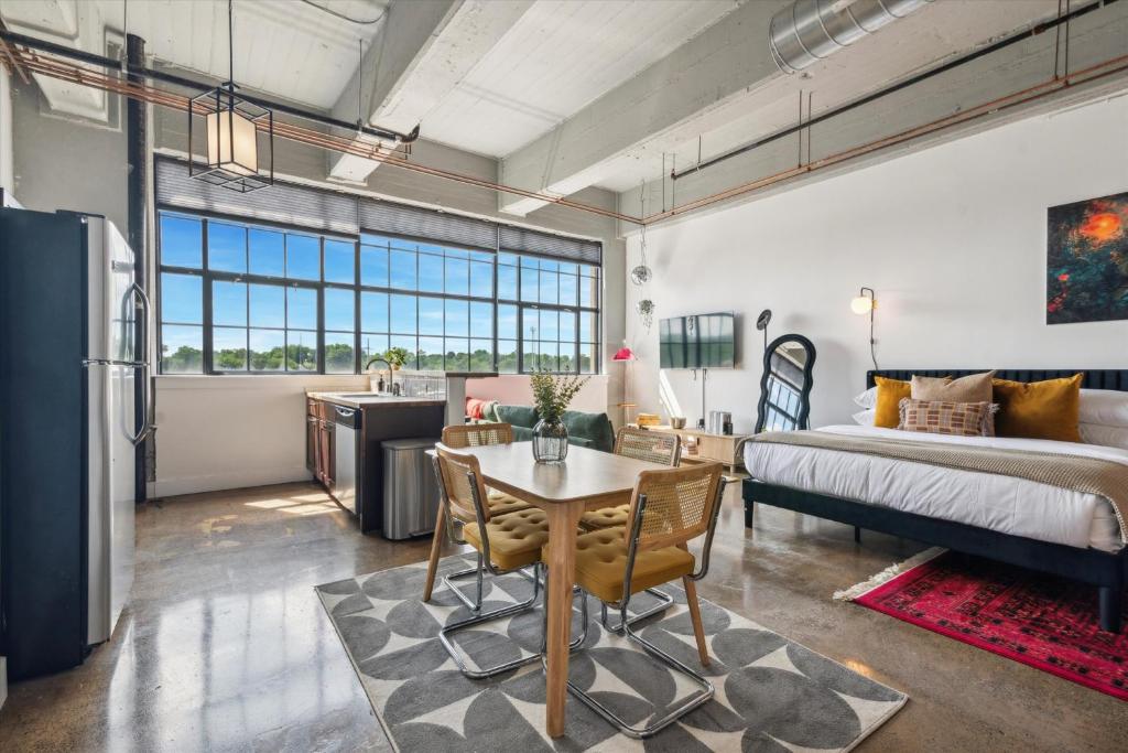 Storehouse Loft, Parking, Gym, Game Room image