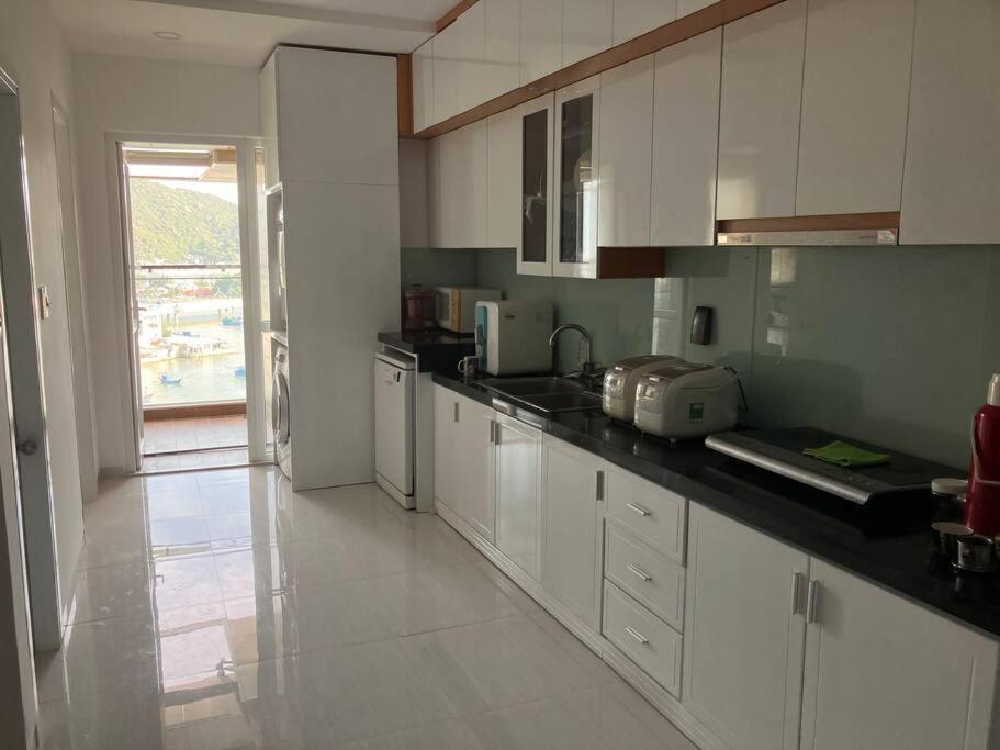 Vịnh Hoàng Hôn - Tháp Bà - Chợ Đầm