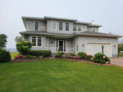 Waterfront Oneida Lake Lux House! image