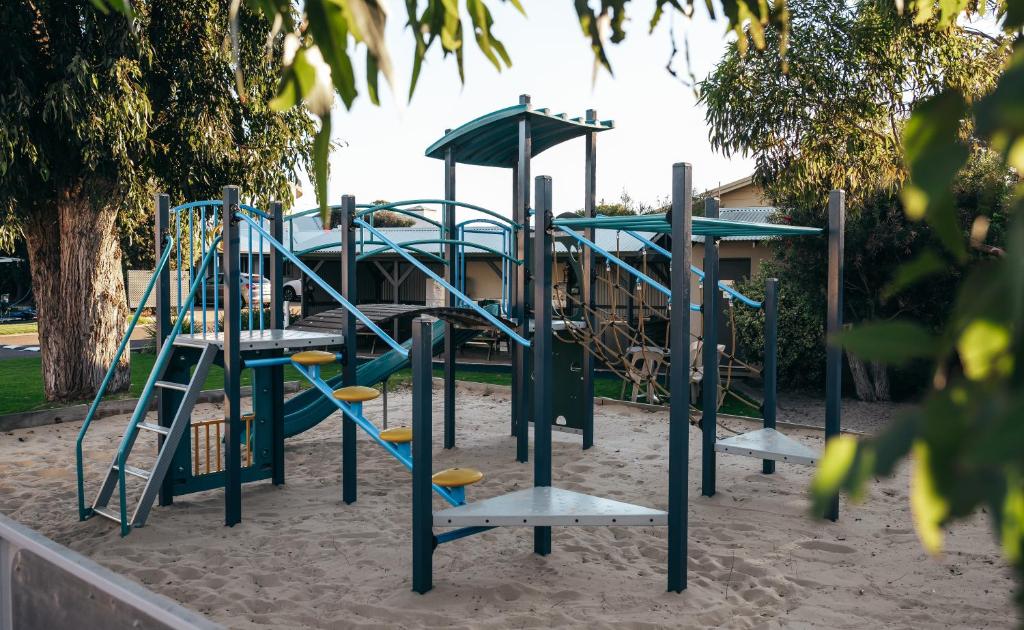 Esperance Bay Holiday Park - Tap to explore photos
