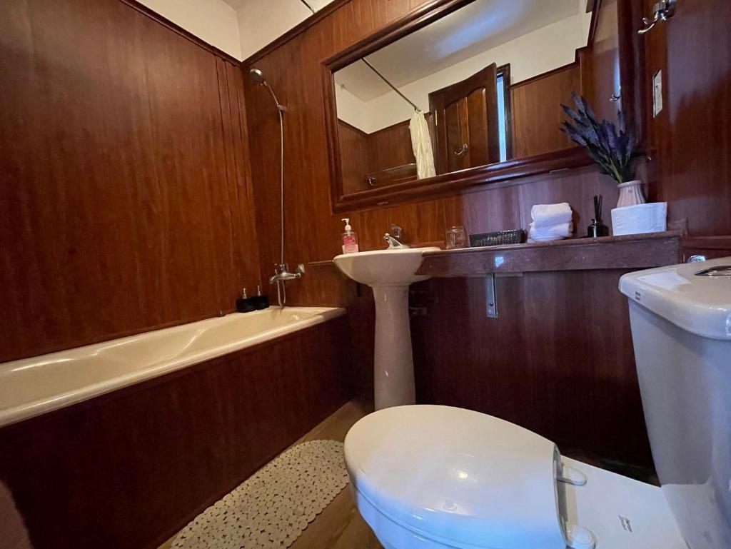 Hue Pink Lotus Hotel