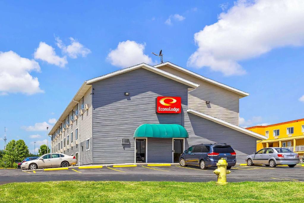 Econo Lodge Akron Copley Northwest image