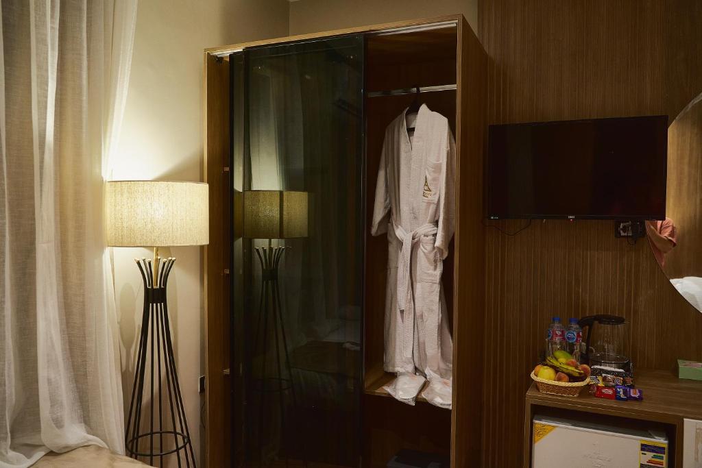 PANORAMA view pyramids Room Type - Deluxe Quadruple Room