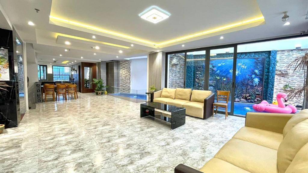 Sunflower Villa - Free Bida - Phòng Karaoke - Có Thang Máy - 10 Phòng Ngủ - Gần Biển