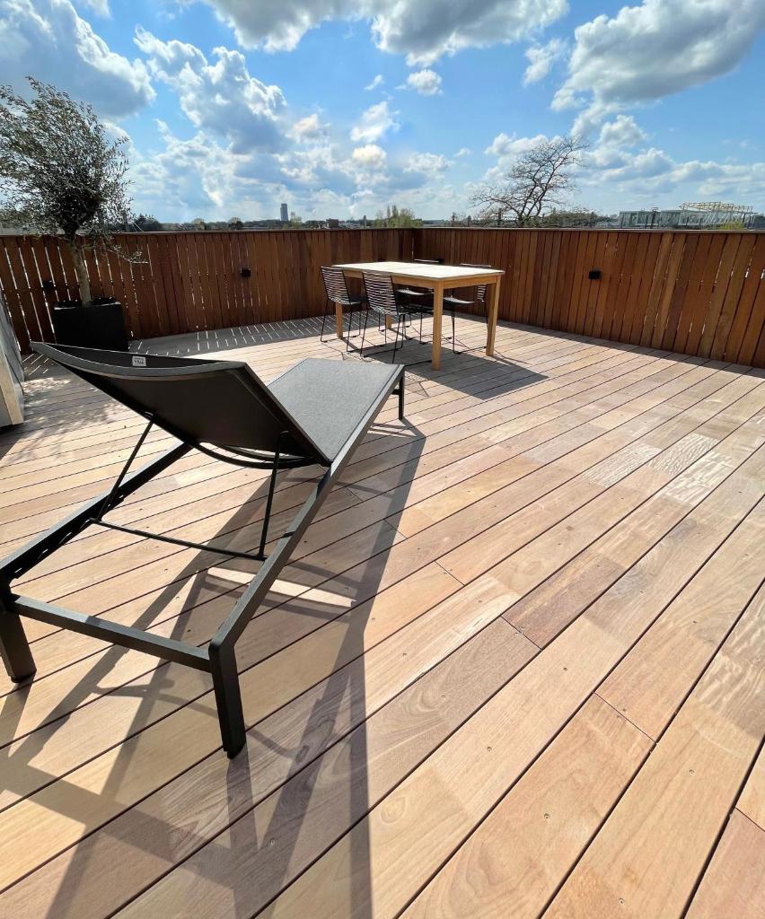 Penthouse with Airconditioning and Big Terrace, Close to Gent Sint-Pieters Station and City Centre