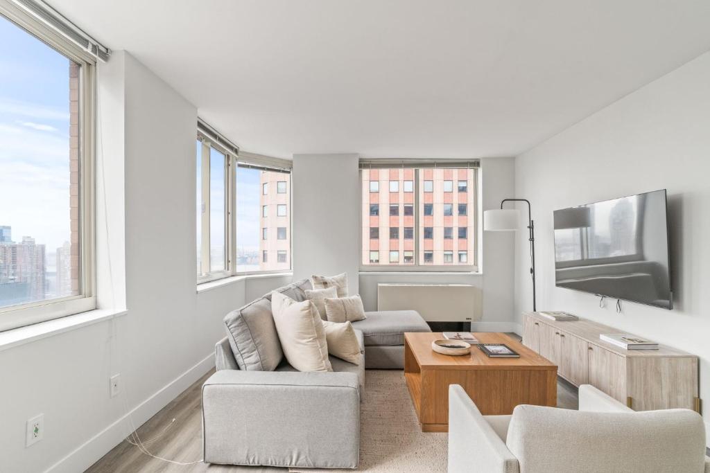 Elegant 2bed 2bath apt image