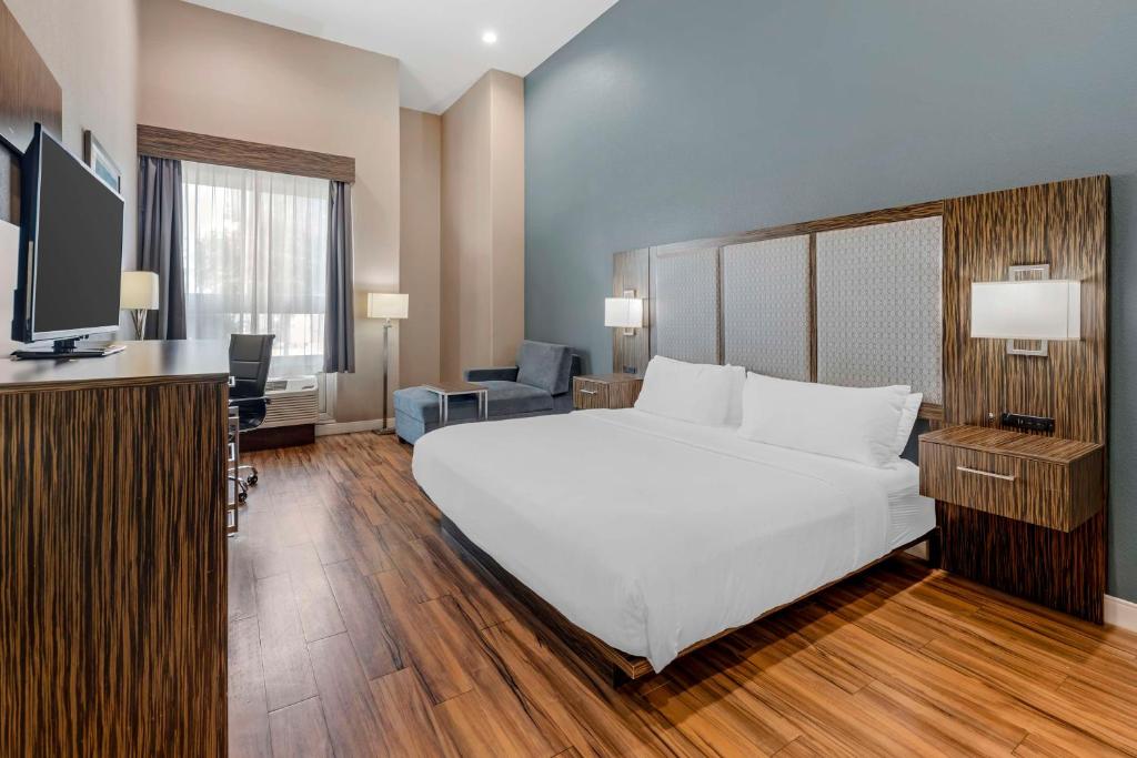Best Western Plus Pflugerville image