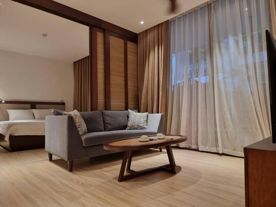 HIdden Village Apartment 15-41 Linh Lang
