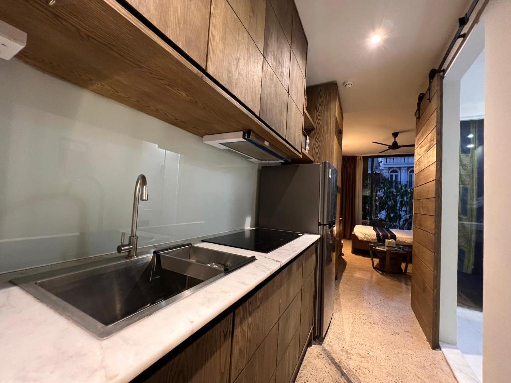 Vietlife Hotel & Apartment, Bar in Basement, Cinema Room