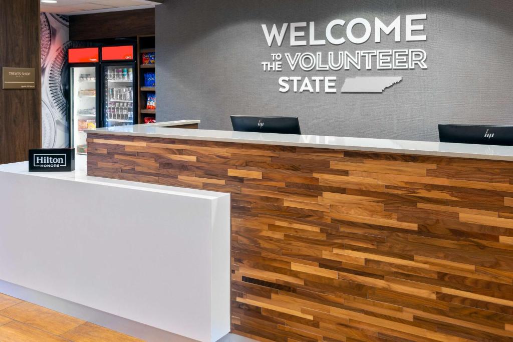 Hampton Inn & Suites Murfreesboro image