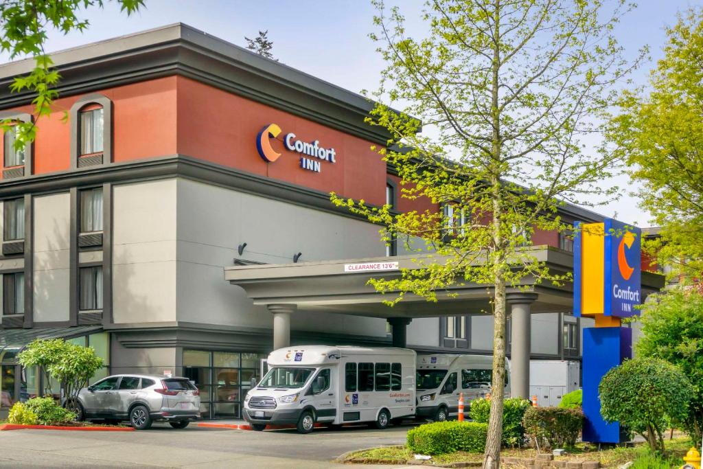 Comfort Inn & Suites Sea-Tac Airport image