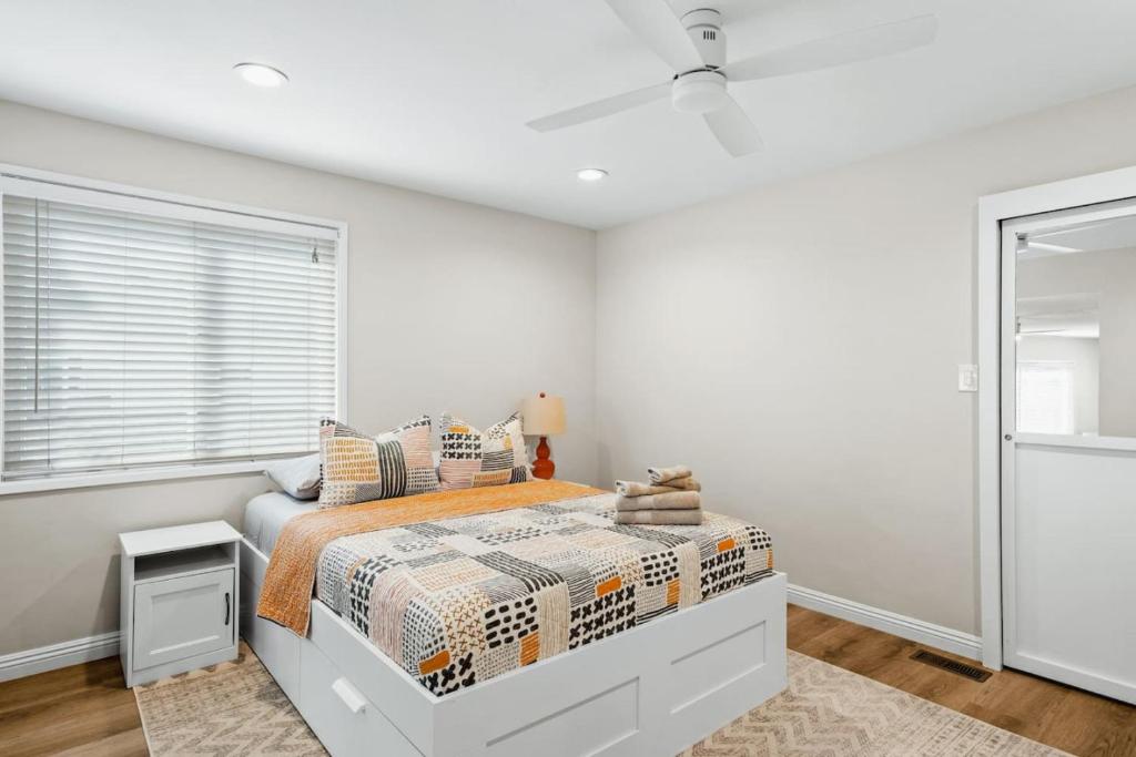 Spacious Suite - Minutes to Everything image