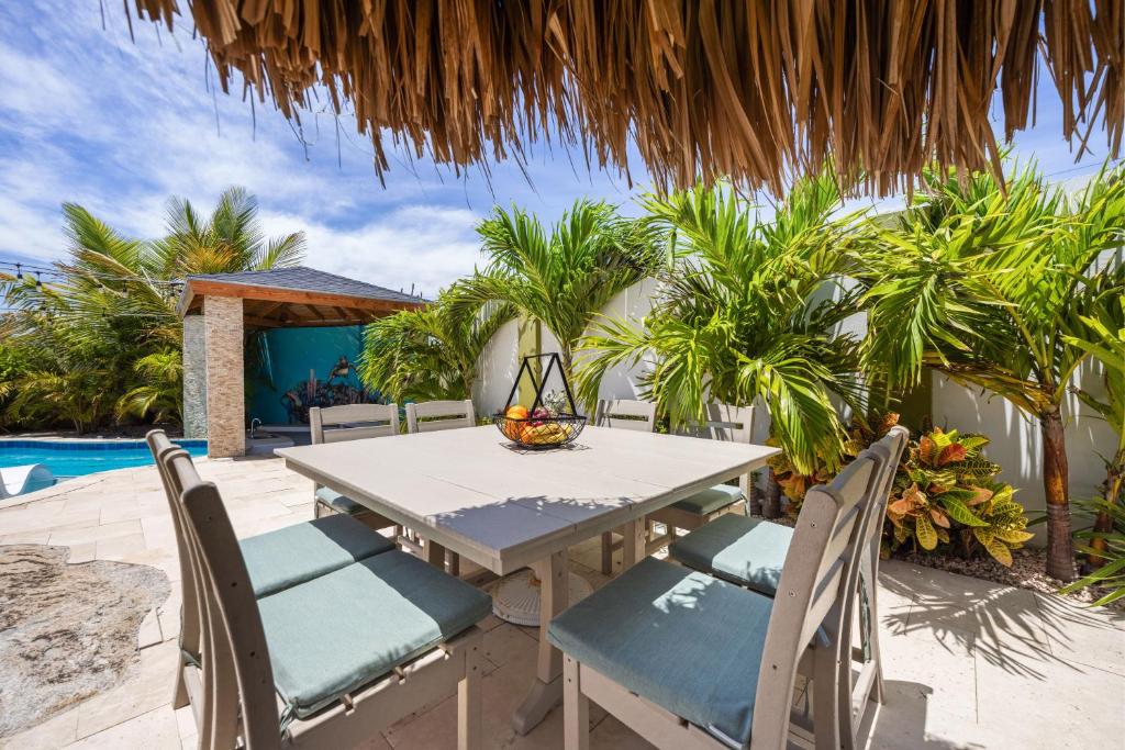 Cadushi Cove - 4br Oasis Wpool & Bbq By Lucha photo 4