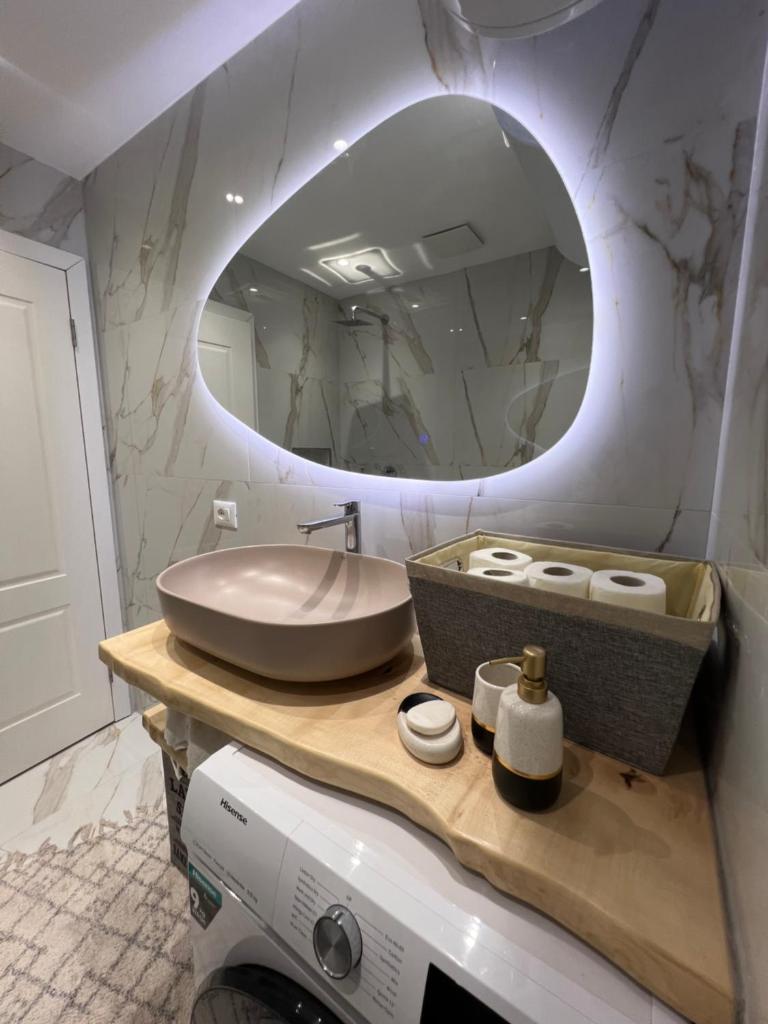 luxury home LC photo 4