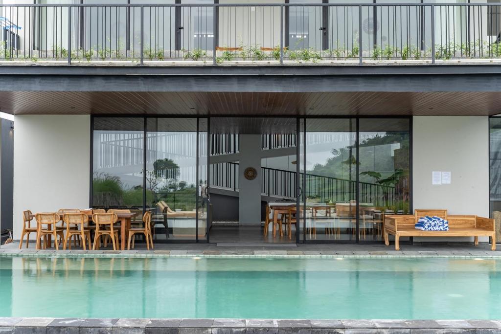 Green Hill Mountain City View Villa 8 bedrooms with a private heated swimming pool and a movie room photo 3