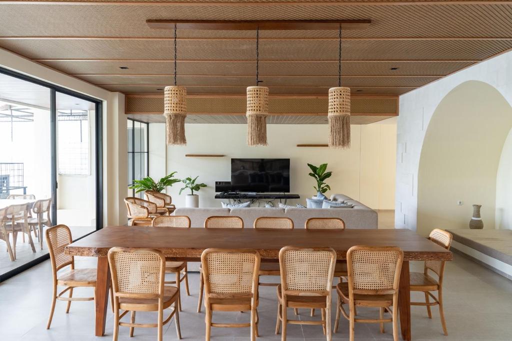Jaden Hill Mountain City View Villa 8 bedrooms with a private heated swimming pool and a movie room photo 1