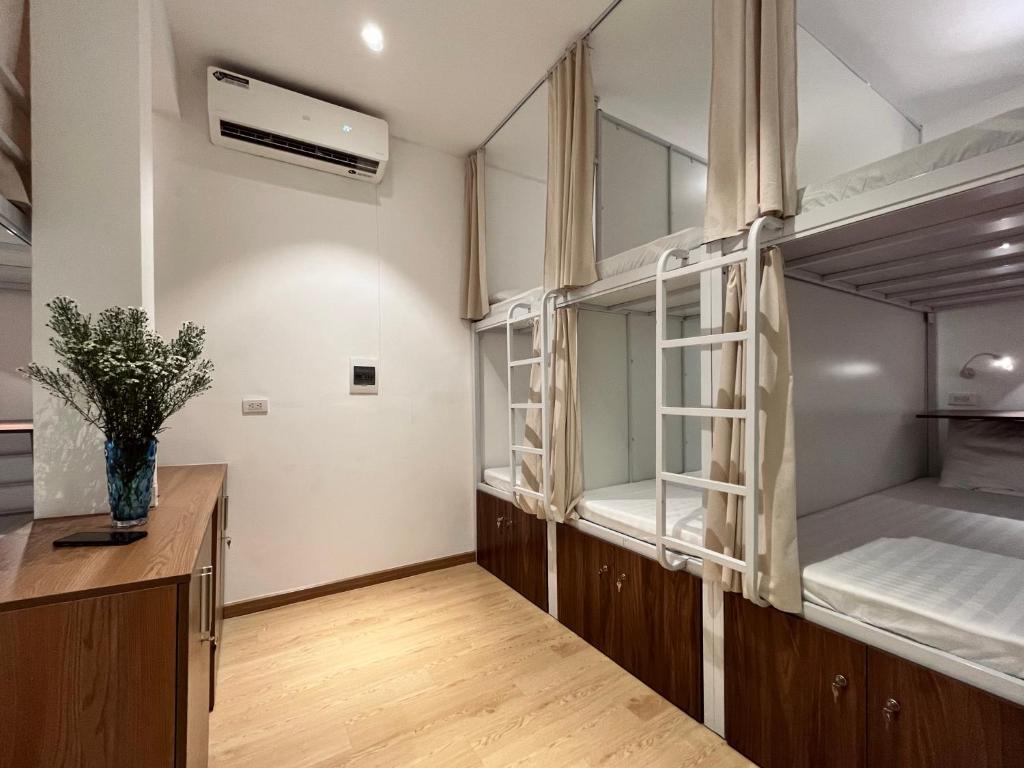 Urban Slumber Hostel