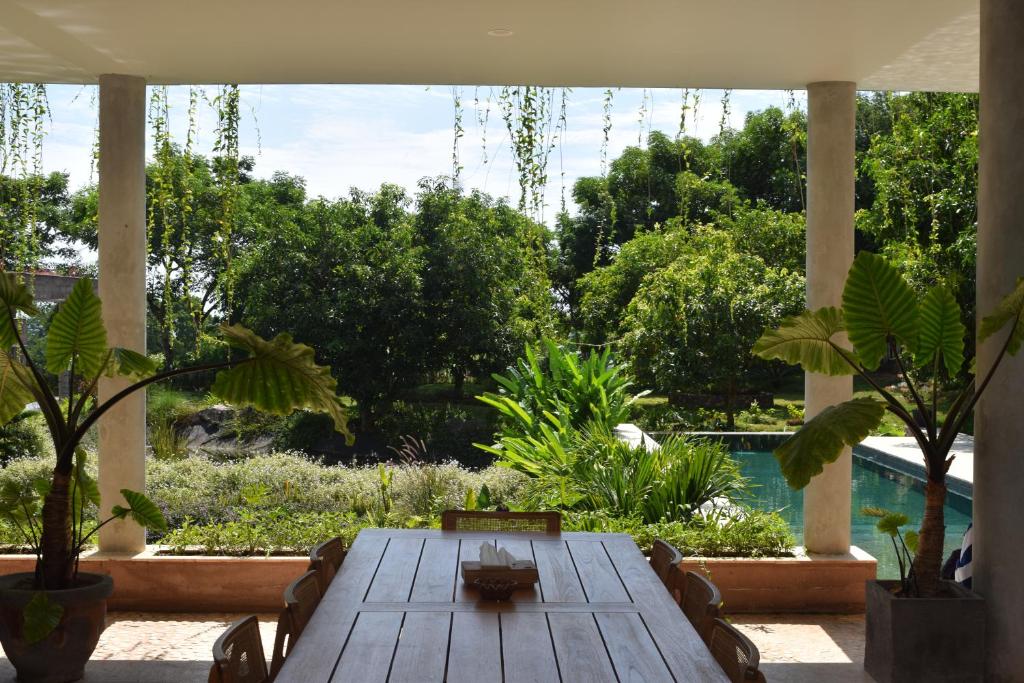 The Sinaba Orchard's Pondhouse photo 1