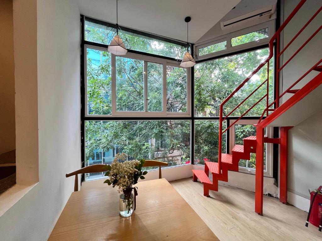 Urban Slumber Hostel