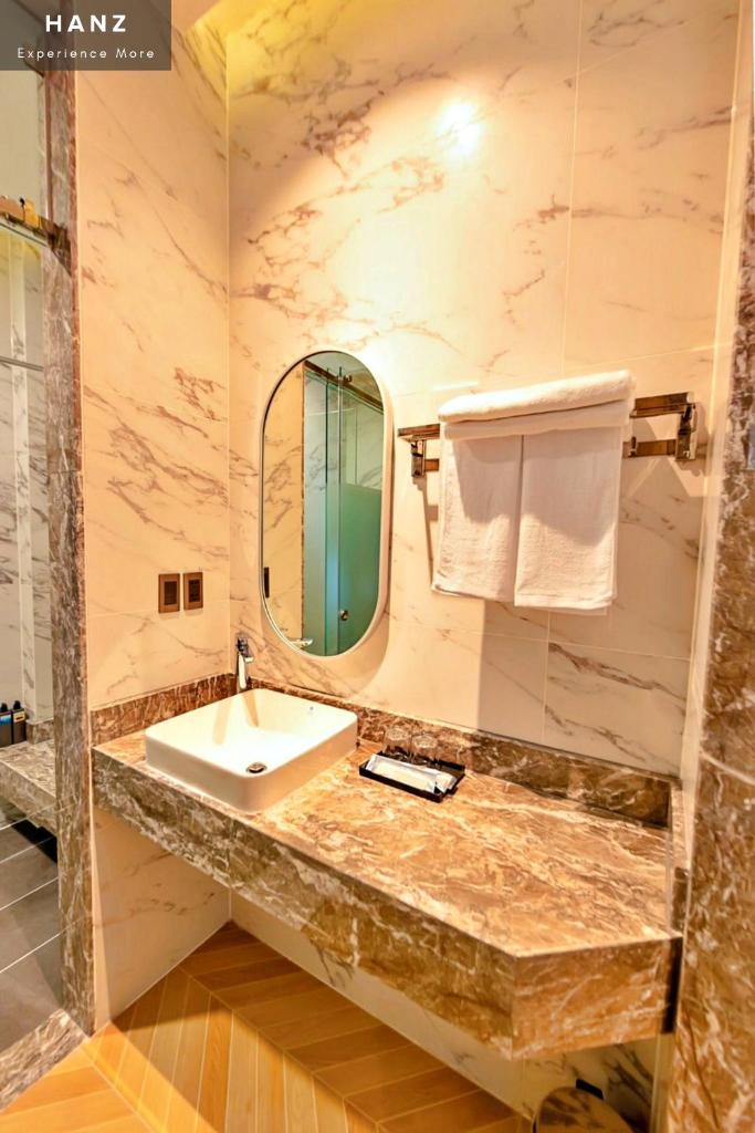 HANZ Friday Hotel 622 Su Van Hanh