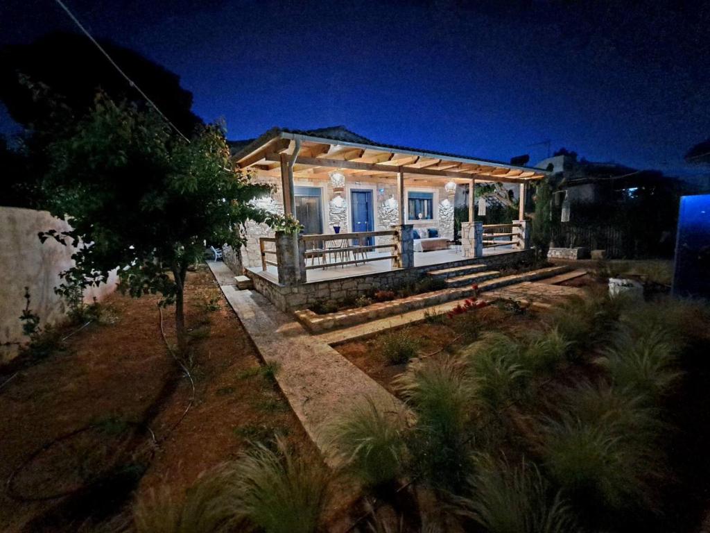A GEORGE Luxury house, Attica