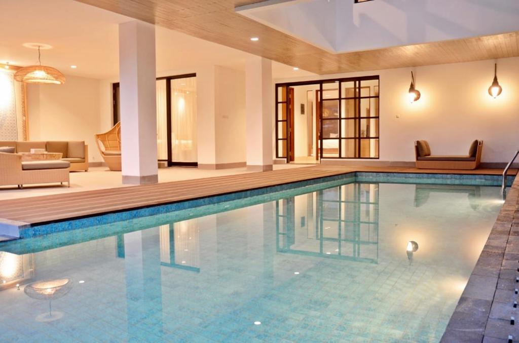 Kamala Plantation View Villa 10 Bedrooms With a Private Heated Infinity Pool and a Billiard Table