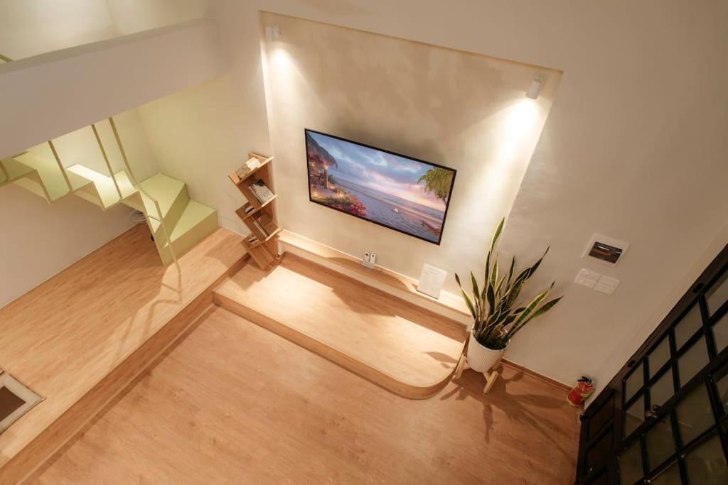 Lucy Homee 1 br up to 4 pax in Old Quarter