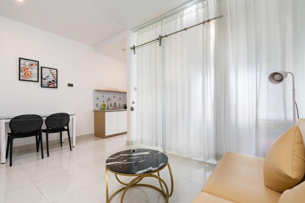 SaiGon Royal - 1 Bedroom - River View - Hana Apart 27