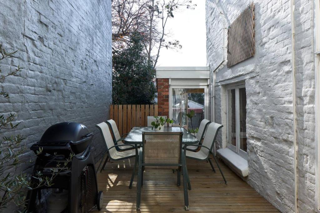 King William Terrace - Classic Fitzroy Style photo 1