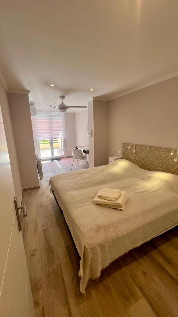 Apartamento al Parque Marbella, cerca de Mar y centro de Marbella - Tap to explore photos