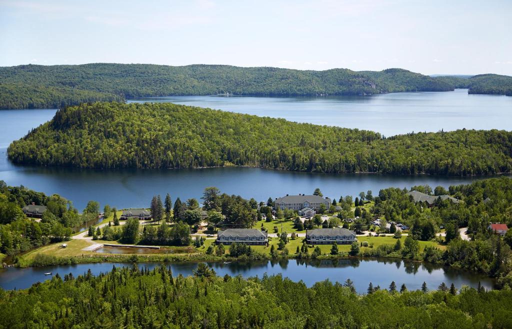 Auberge du Lac-à-l'Eau-Claire photo 1