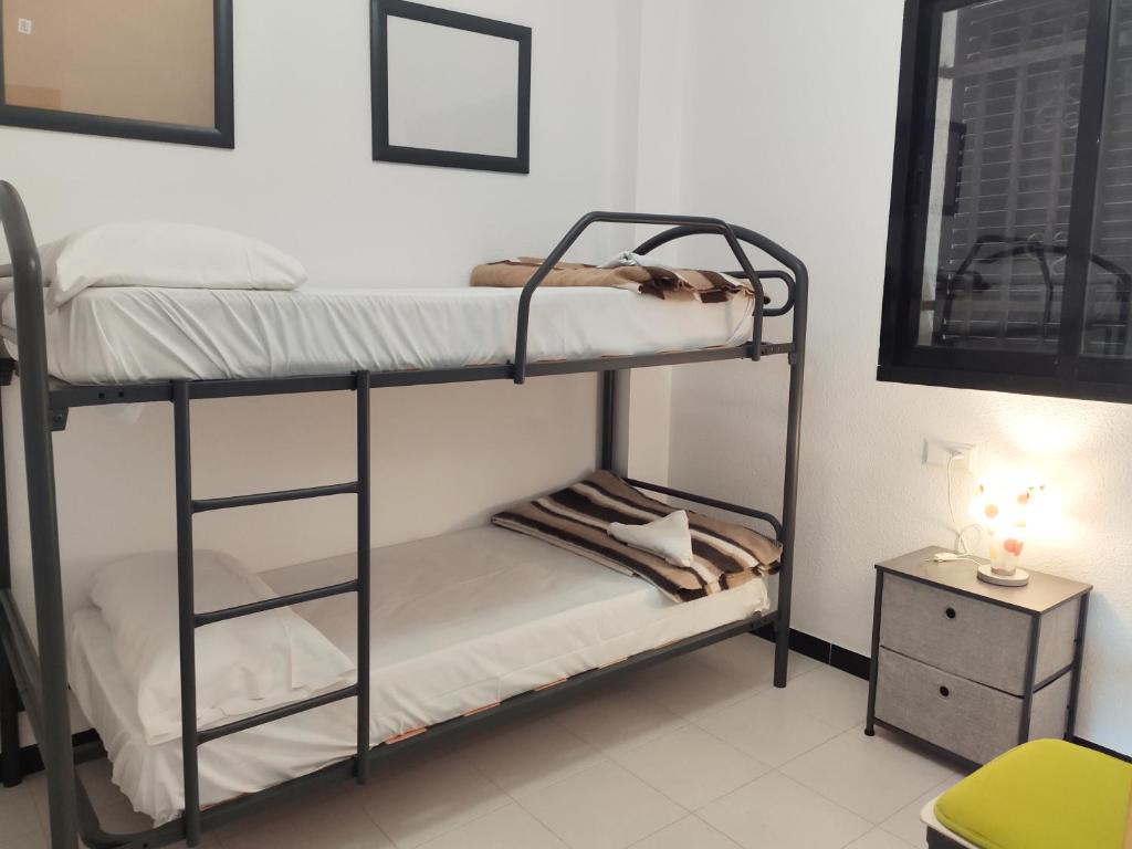 Apartamentos Surfing 3000 - Tap to explore photos