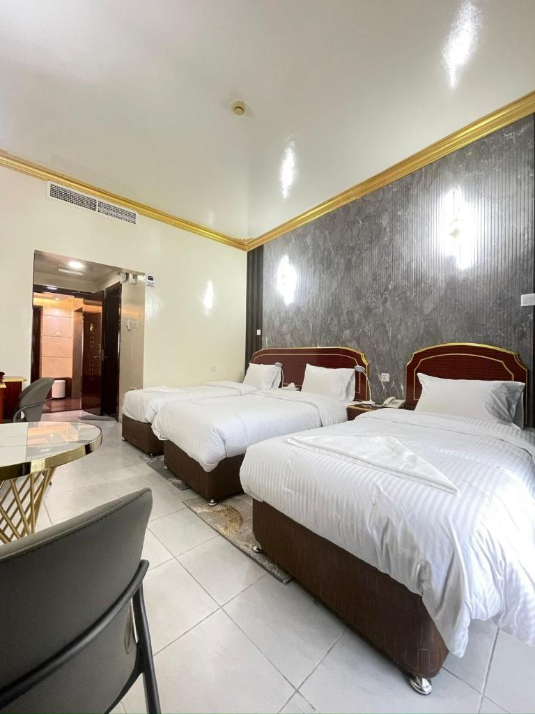 Galaxy Star Hotel Room Type - Deluxe Triple Room