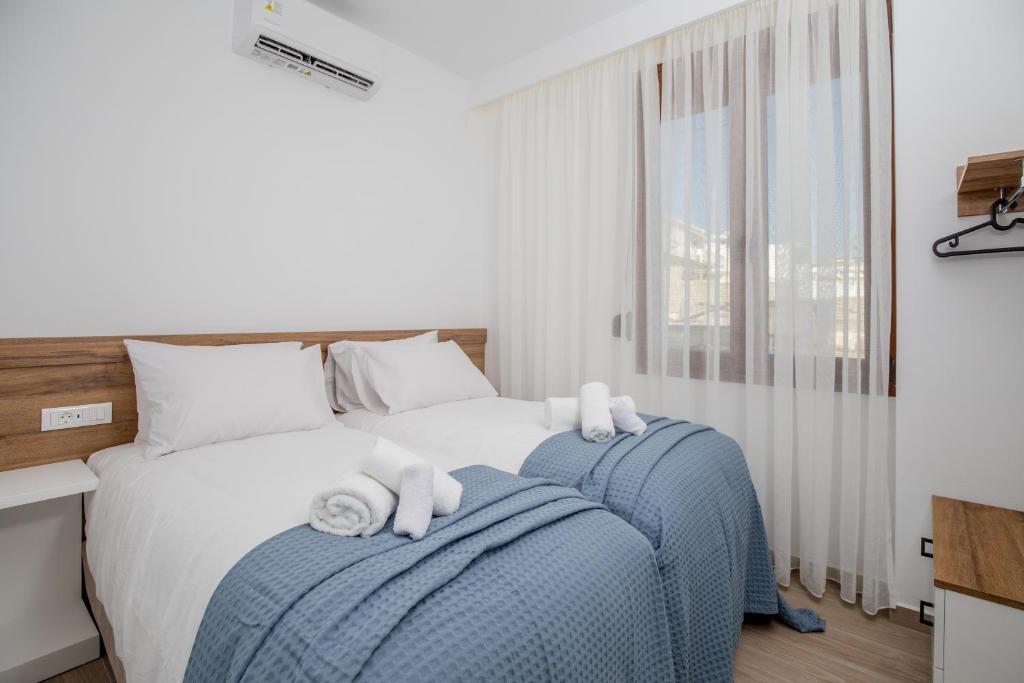 Memories Suites - Luxury Suite with Sea View - Tap to explore photos