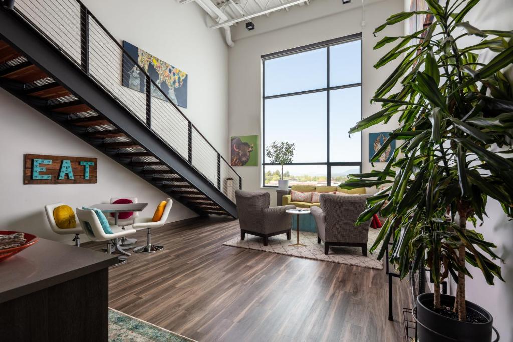 Gorgeous Midtown Condo image