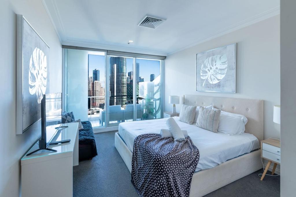 Penthouse 3 bdrm amazing views opposite casino photo 2